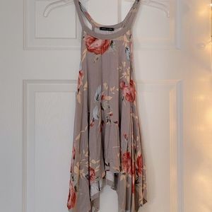 Sweet Claire floral tank top size small